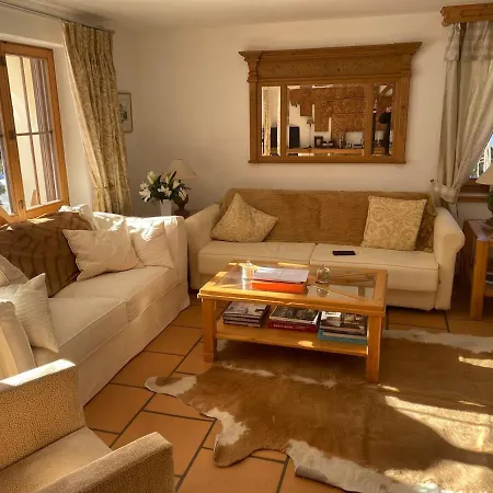 Lovely With Two Bedrooms And Two Bathrooms