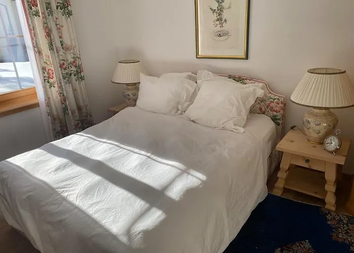 Lovely With Two Bedrooms And Two Bathrooms *