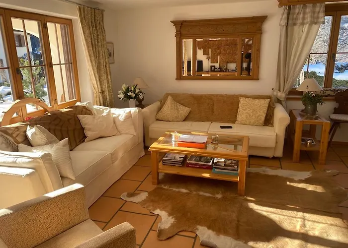 Lovely With Two Bedrooms And Two Bathrooms